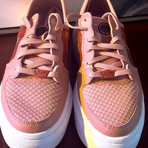 pink nike shoes size 8